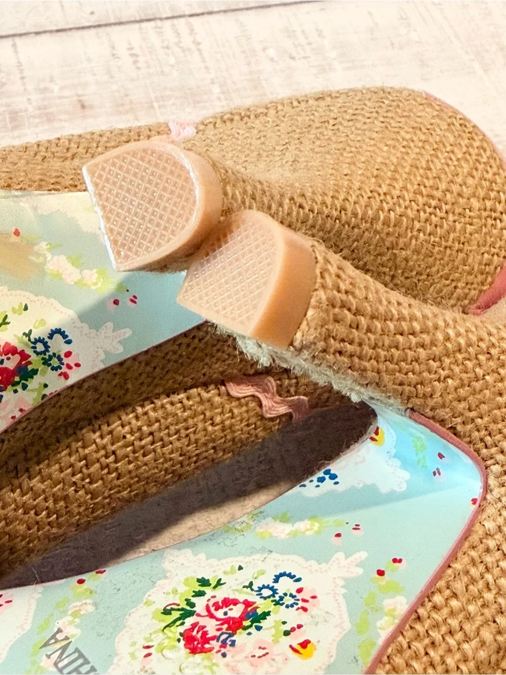 Irregular Choice Burlap Heels Size 38.5 Tan Brown Pink Ric Rac Trim Retro Pinup